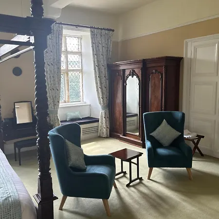 호텔 Moresby Hall 4*