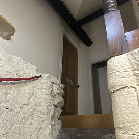 Moresby Hall ホテル 4*